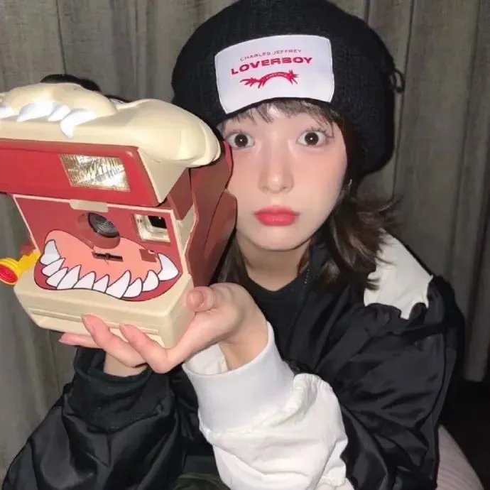 背后有人封面